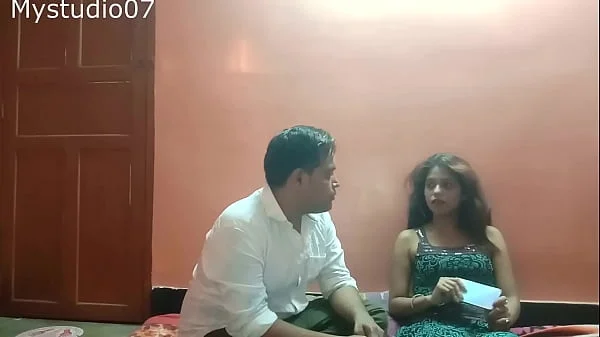 Indian Sexy Young girl having sex with Home delivery boy